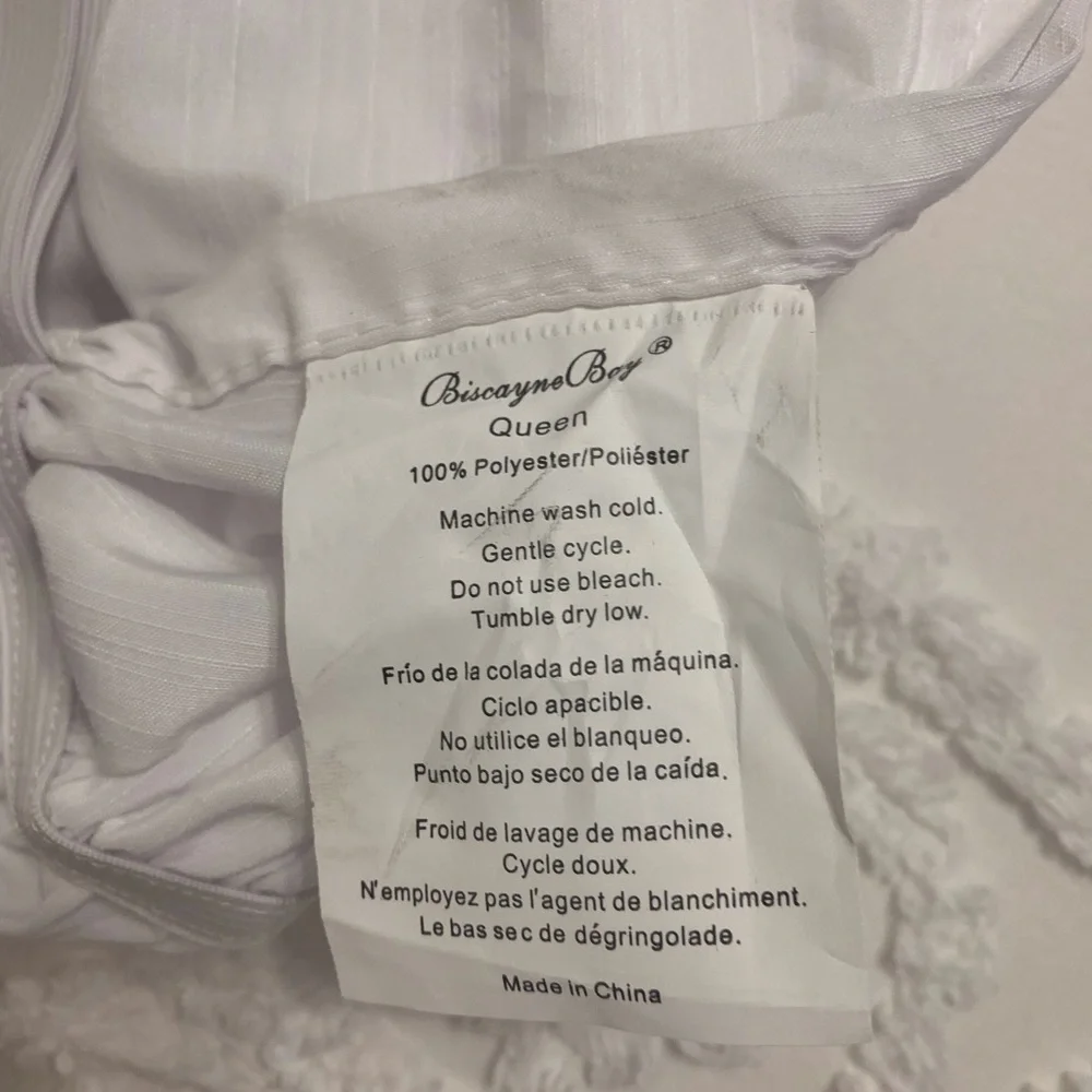 Luxurious White Bed Skirt